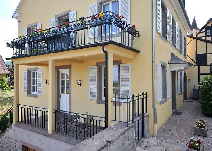 Les Balcons De *